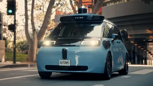 Waymo satura los cargadores públicos rápidos y enfada a los conductores