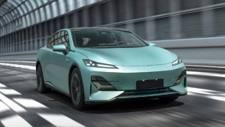 Es eléctrico y echa agua por el tubo de escape: los 'amigos' chinos de Mazda trabajan en un coche de 700 km de autonomía