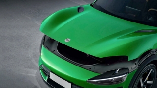 Vendió 289.000 coches en 1 hora y ahora preparara una versión más barata justo antes de su llegada a Europa