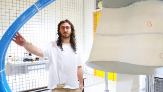 No se lo han puesto fácil, pero este alumno de la Universidad de Cartagena logra crear un aerogenerador capaz de "ayudar a bajar el precio de la luz"